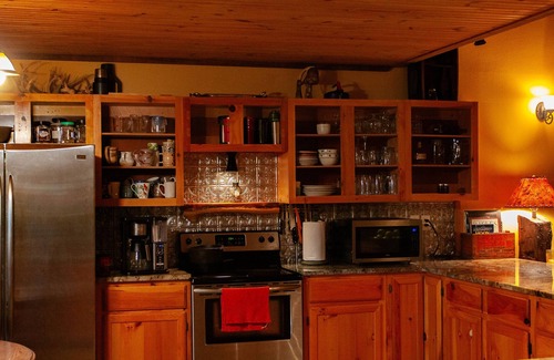 Pangburn Casa | Peaceful Fishing and Mindful Retreat Cabin on Little Red River