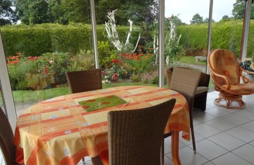 Pedernec Casa | Peaceful Forest Stay in Pédernec