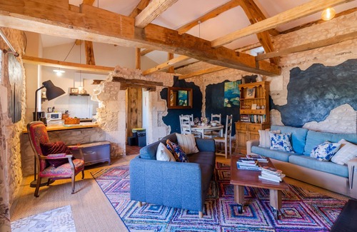 Saint-Martial-Viveyrol Casa | Peaceful Dordogne Cottage