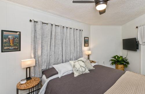 Arden Casa | Peaceful, fun, & funky round home with pool table