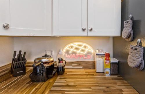Arden Casa | Peaceful, fun, & funky round home with pool table