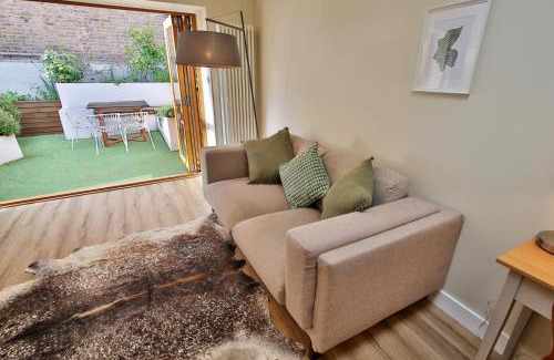 Bow West Apartamento | Peaceful Garden Apartment on Roman Road
