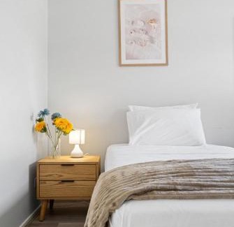 Point Cook Casa | Peaceful gem near Town Centre