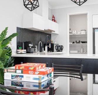 Point Cook Casa | Peaceful gem near Town Centre