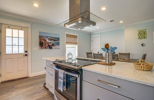 Wrightsville Beach Casa | Peaceful Getaway Close to Loop, Beach, Dining