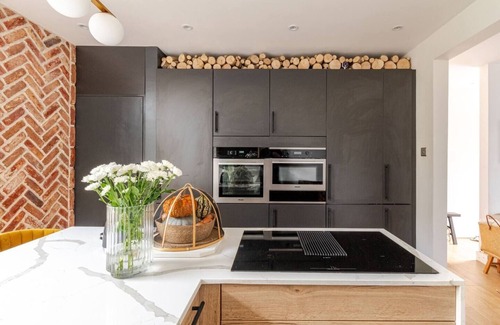 Brighton Casa | Peaceful Getaway - 10 minutes’ walk to the Beach.