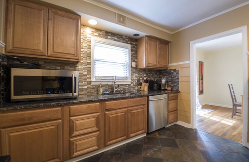 Indianapolis Casa | Peaceful Getaway Scenic Park & River Views in the heart of Broad Ripple Village!