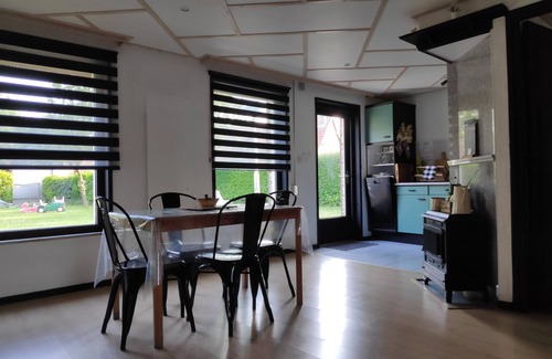 Brailly-Cornehotte Casa | Peaceful gîte in the Picardy countryside - 2 bedrooms, enclosed garden, family comfort