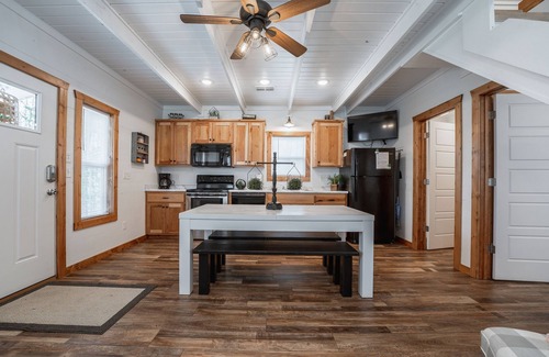 Edgemont Cabaña | Peaceful Greers Ferry Getaway Cottage w/ Fire Pit
