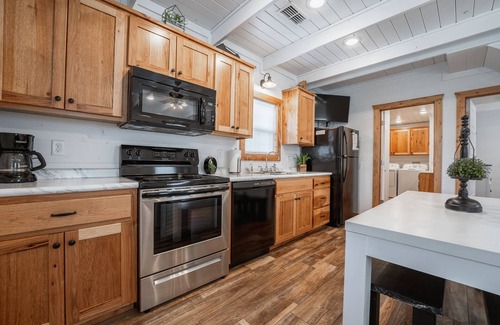 Edgemont Cabaña | Peaceful Greers Ferry Getaway Cottage w/ Fire Pit