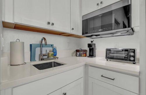 Hanford Casa | Peaceful Guest Casita Private Entrance No Cleaning Fee