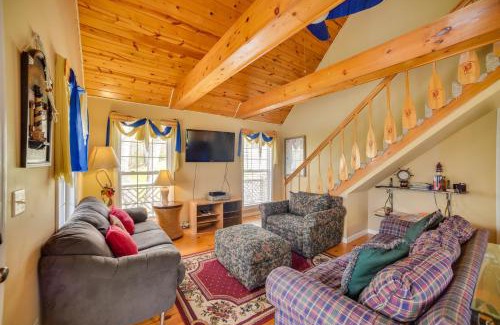 Guntersville Casa | Peaceful Guntersville Cabin Fire Pit, Near Lake!