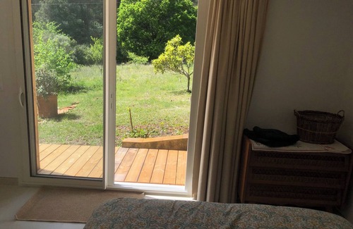 Cuges-les-Pins Apartamento | Peaceful haven in the heart of the Sainte Beaume massif, swimming pool. Beach, Marseille 20 km.