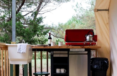 Sparta Alquiler De RV | Peaceful, heated tent with Center Hill Lake Access