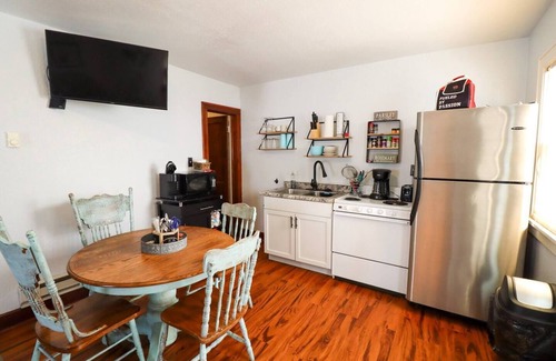 Deadwood Apartamento | Peaceful Hideaway on Main, BH Adventure Unit