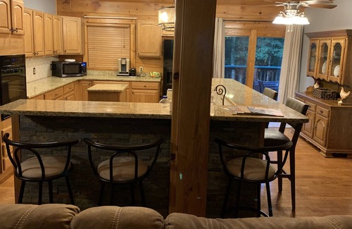Lupton City Casa | Peaceful Hilltop Cabin.L, backs up to Prentice Cooper within min. from downtown