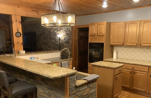 Lupton City Casa | Peaceful Hilltop Cabin.L, backs up to Prentice Cooper within min. from downtown