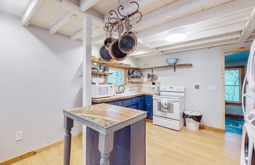 Crellin Casa | Peaceful home near summer and winter outdoor activities - 4 wheel drive needed