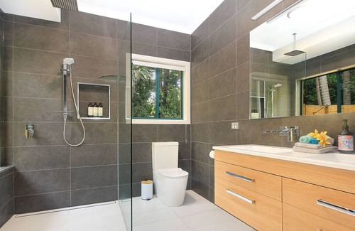 Burringbar Casa | Peaceful Home With Pool ~ WIFI ~ Pool Table