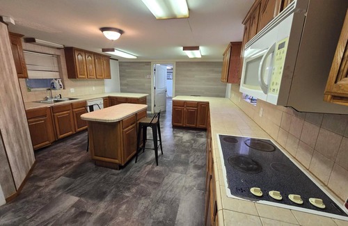 Golden Meadow Apartamento | Peaceful hotel suites with AC in Golden Meadow