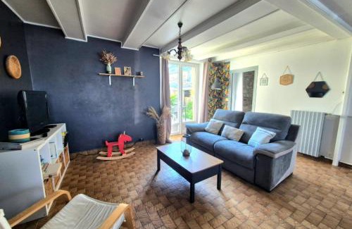 Le Vivier-sur-Mer Casa | Peaceful house with private outdoor space