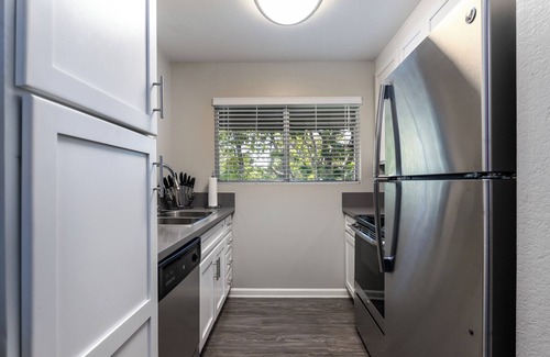 Thousand Oaks Apartamento | Peaceful King Suite near FSAC & Proactive Sports w/Gym Access & 1 Gig WiFi