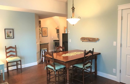 West Boothbay Harbor Casa | Pacífica Lake Waterfront con Swim Dock y kayaks! ¡Cocina llena! Calor y aire!