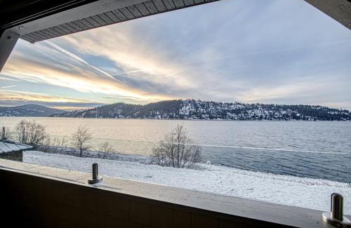 Coeur d'Alene Apartamento | Peaceful Lakefront Beauty (D105)