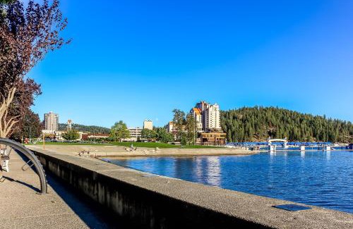 Coeur d'Alene Apartamento | Peaceful Lakefront Beauty (D105)