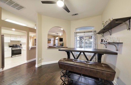 Greenacres Casa | Peaceful Lakefront house -5 min away from Golf Course