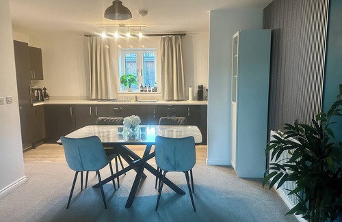 Stoke Hammond Apartamento | Peaceful lakeside apartment