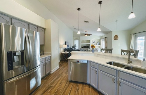 Orange Tree Casa | Peaceful Lakeside Pool Villa w/ Star Wars Games Room Near Disney