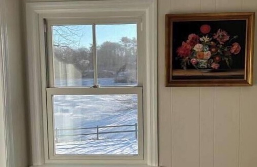 Greenwich Apartamento | Peaceful lakeside retreat in Greenwich [2BR, 1BA]