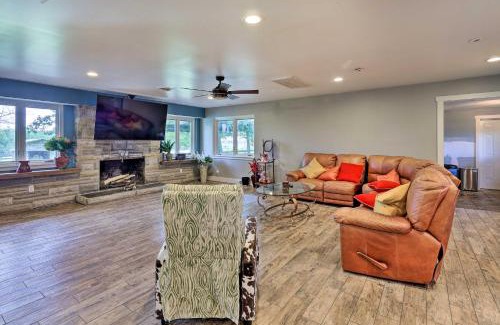 Lebanon Casa | Peaceful Lebanon FarmhouseandRanch with Pool!