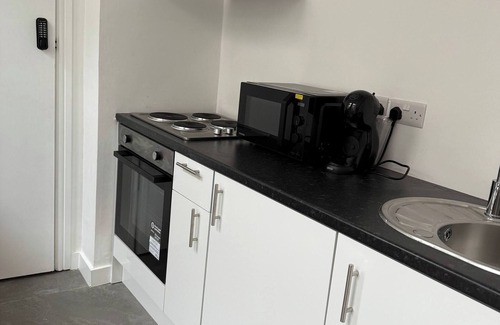 Luton Apartamento | Peaceful Luton Apartment with Electric Heating & WiFi
