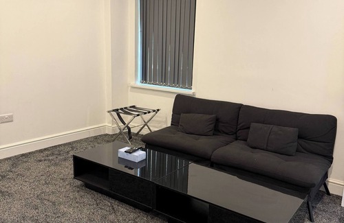 Luton Apartamento | Peaceful Luton Apartment with Electric Heating & WiFi