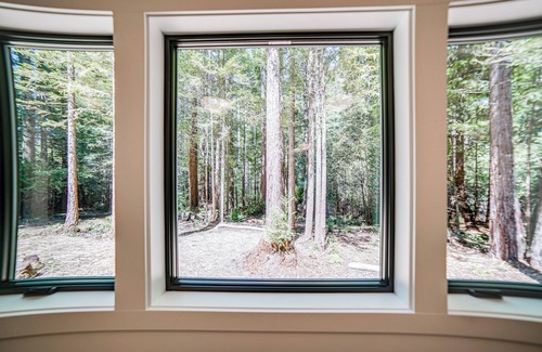 Mendocino Cabaña | Peaceful Mendocino Cottage Surrounded By Redwoods
