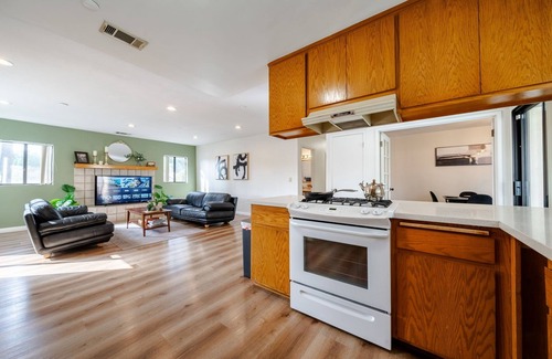 Monrovia Casa | Peaceful Monrovia 4 Bed 3 Ba Home with Pool! - Close to Shopping and Freeways