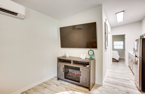 Montgomery Cabaña | Peaceful Montgomery Vacation Rental w/ Porch!