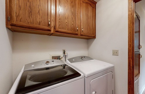 Blue Jay Casa | Peaceful Mountain Escape with Wifi, Deck, Ping Pong-Dogs ok