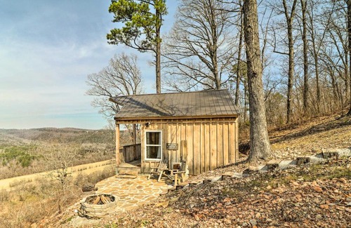 Mountain View Apartamento | Peaceful Mountain Air Getaway with Fire Pit!