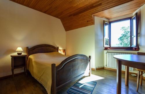Neuveglise-sur-Truyere Casa | Peaceful Mountain Retreat