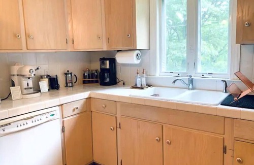 Stanardsville Casa | Peaceful mountain farmhouse, close to Shenandoah NP, wineries and more