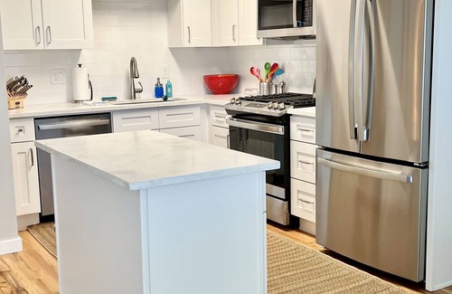 Brentwood-Darlington Casa | Peaceful, newly renovated home away from home