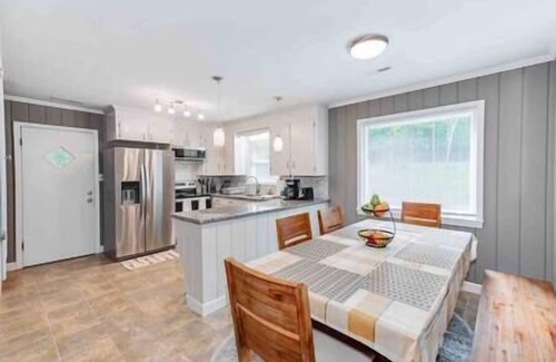 Winston - Salem Casa | Peaceful Noble Hill Top Haven -at- Winston-Salem