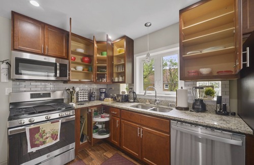 Cragin Apartamento | Peaceful Oasis - Captivating Six-Bedroom Escape