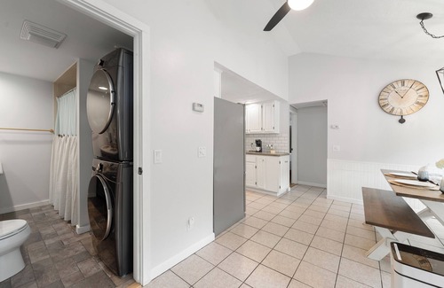 East Greenwich Casa | Peaceful Oasis minutes to T.F. Green International Airport, Main Street & more