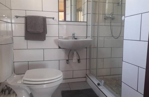 Windhoek West Apartamento | Peaceful Oasis near City Centre
