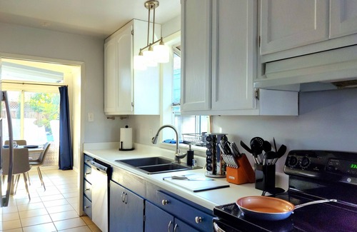 West Sacramento Casa | Peaceful Oasis Near Downtown Sac