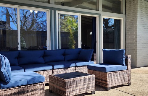 West Sacramento Casa | Peaceful Oasis Near Downtown Sac